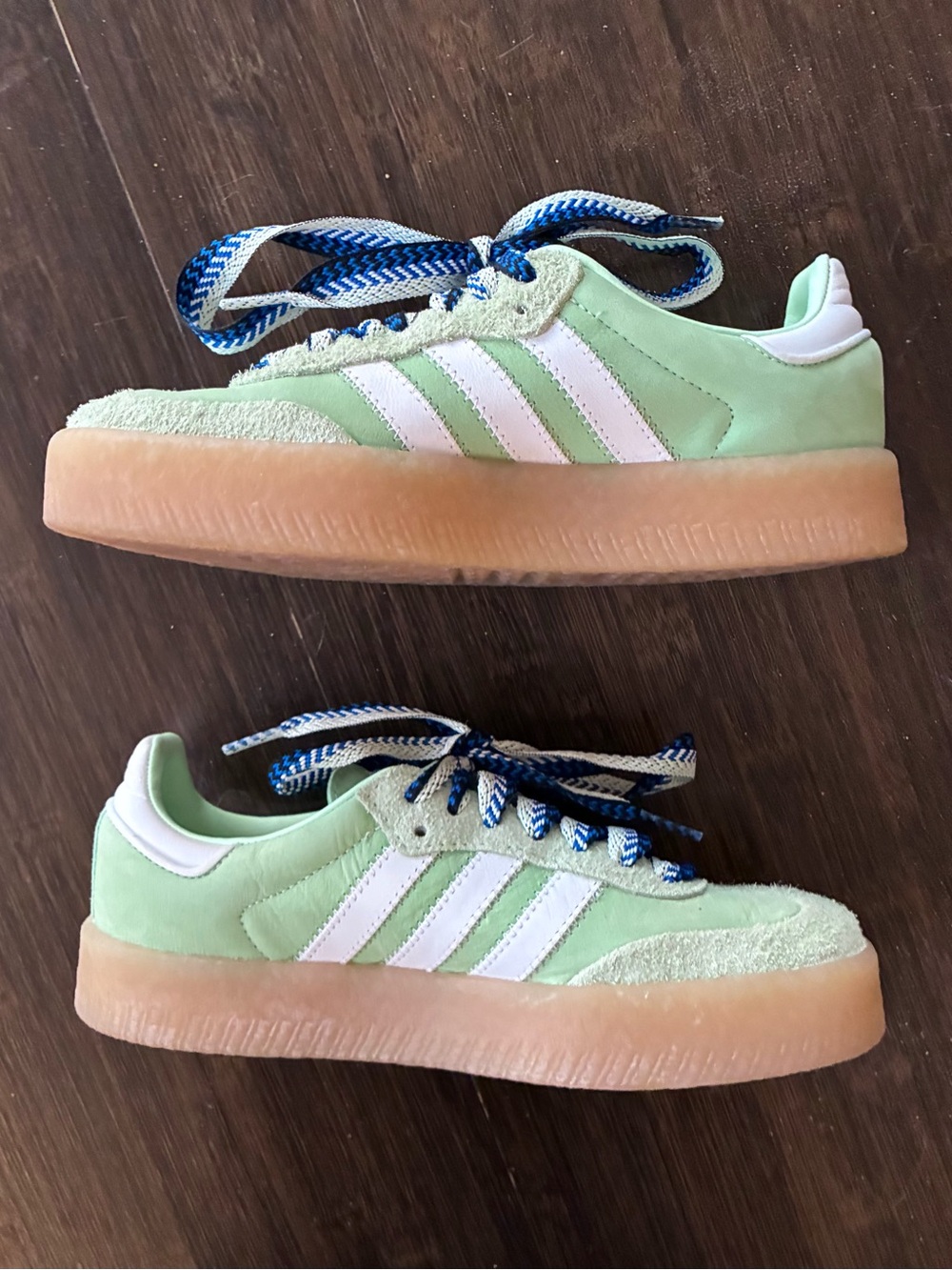 adidas Mint Green and White Sneakers with Blue Accent Laces, Sz 6 Women’s - Picture 3 of 8